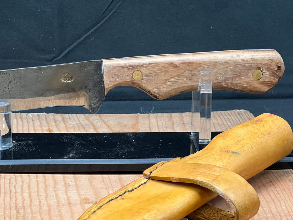 Straight back hunting and edc